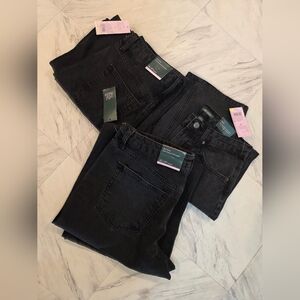 Women's Black Mid-Rise Jeans - Classic Straight Leg Fit. Size 10/31